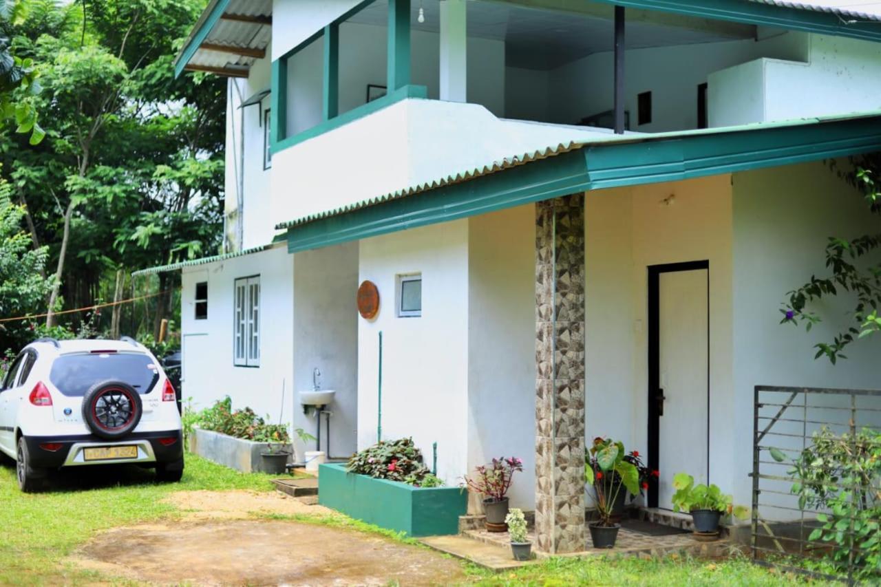 The Misty Mountain Guest House Haldummulla Esterno foto